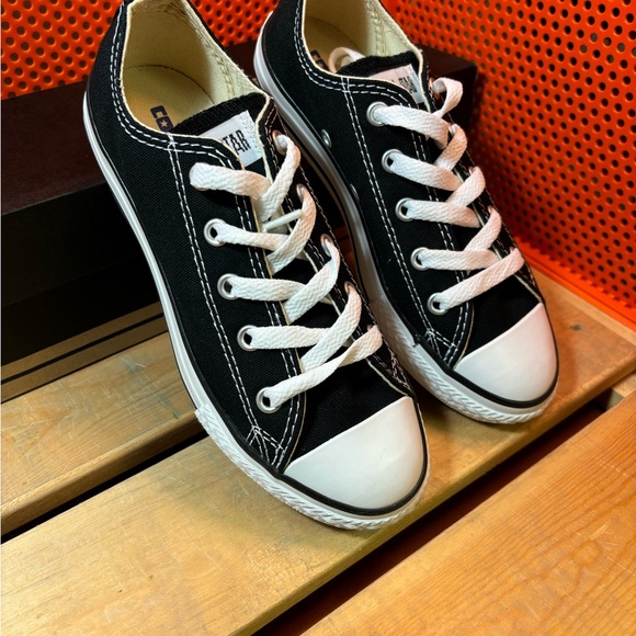 Converse Chuck Taylor Kids Low Top - Picture 4 of 7